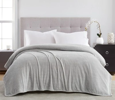 Kate Aurora Ultra Soft & Plush Oversized Queen Herringbone Embossed Fleece All Season Blanket - Image 4
