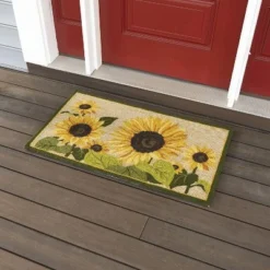 Evergreen Indoor/Outdoor Sunflower Hooked Polypropylene Accent Rug - 24 X 42