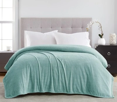 Kate Aurora Ultra Soft & Plush Oversized Queen Herringbone Embossed Fleece All Season Blanket - Image 2