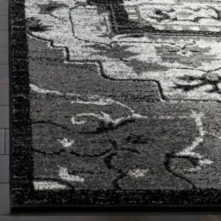 Nilda Medallion Light Area Rug - Safavieh